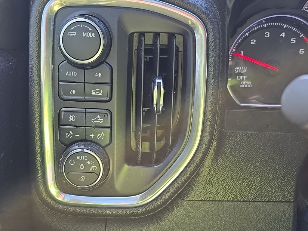 2020 Chevrolet Silverado 1500 RST photo 24