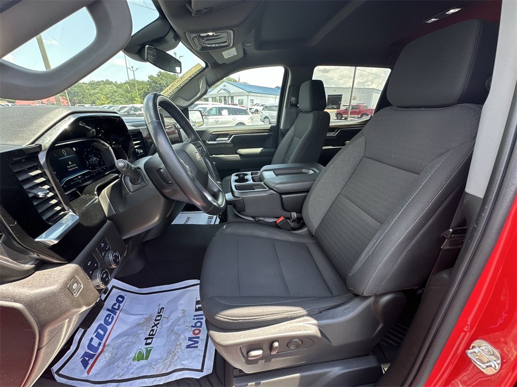 2022 Chevrolet Silverado 1500 LT photo 11