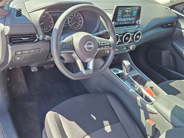 2025 Nissan Sentra SV photo 10