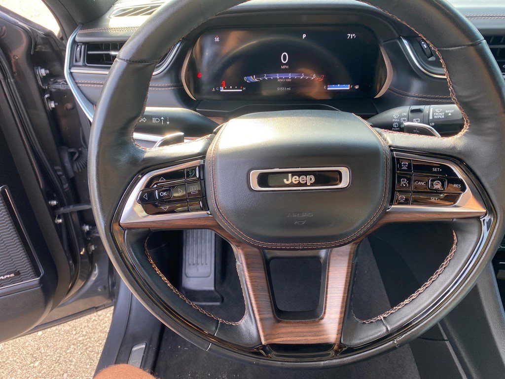 2022 Jeep Grand Cherokee Summit photo 8