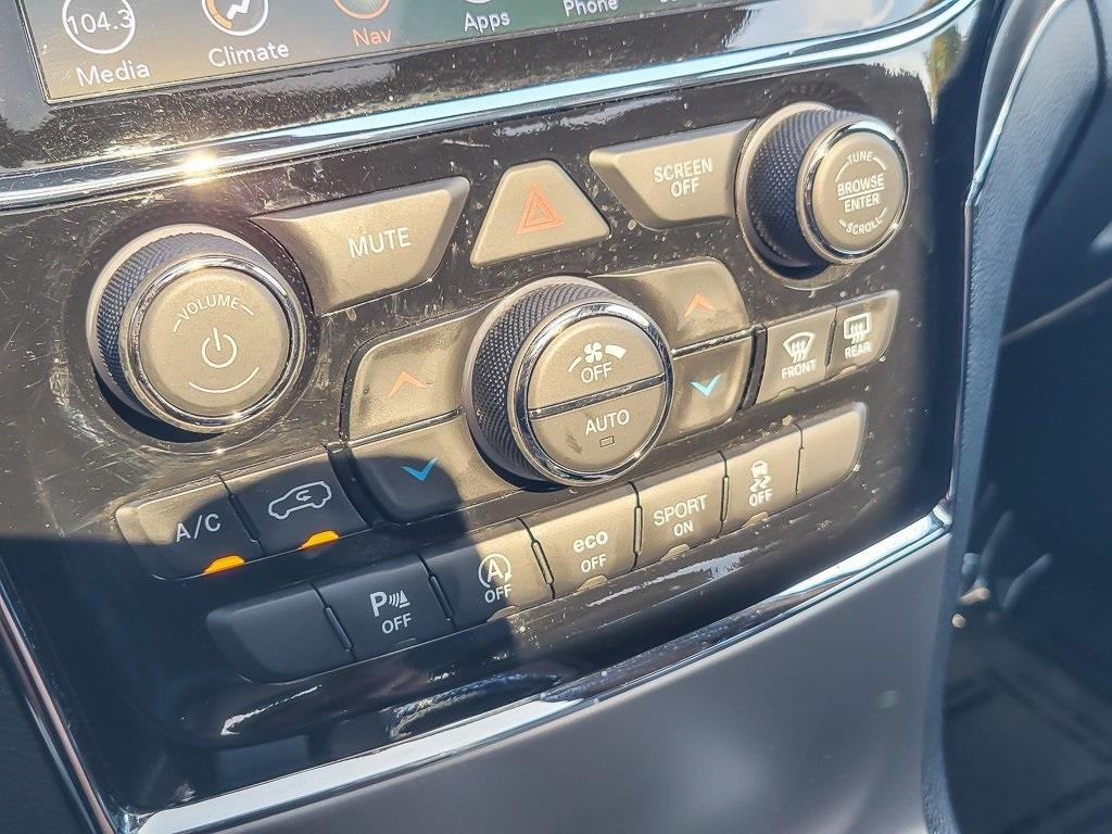 2022 Jeep Cherokee Limited photo 14