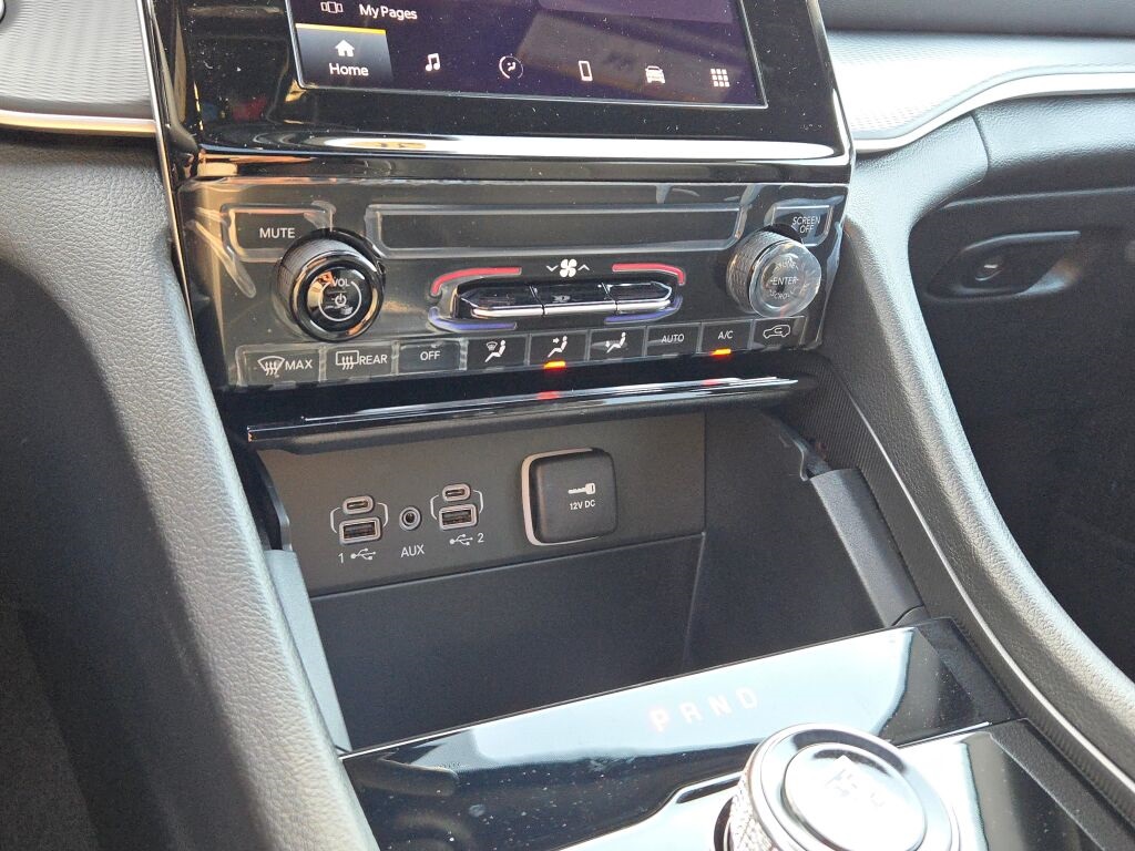 2025 Jeep Grand Cherokee Laredo photo 28
