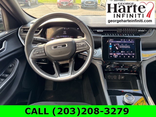 2023 Jeep Grand Cherokee Altitude photo 11