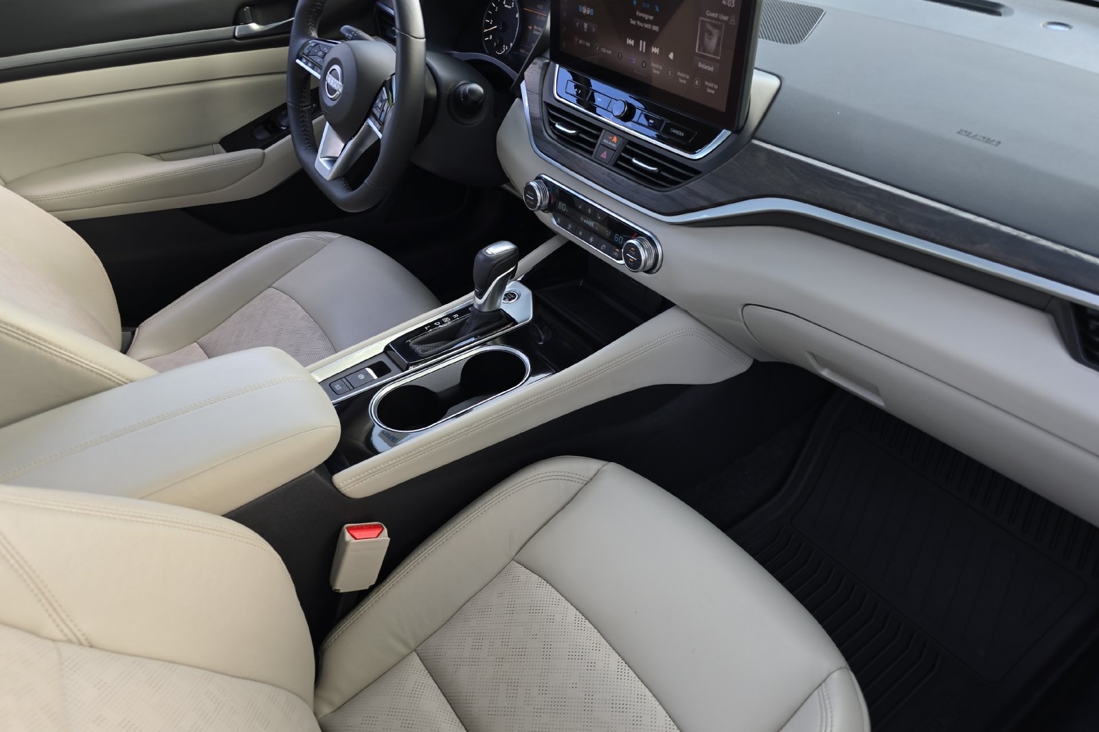 2024 Nissan Altima 2.5 SL photo 12