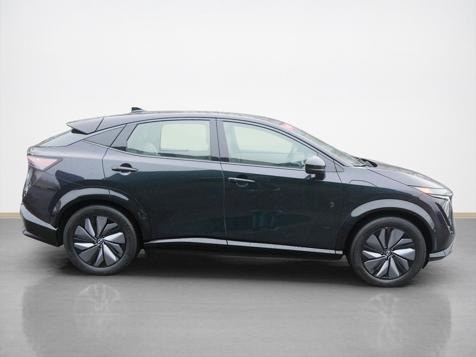 2024 Nissan ARIYA Evolve+ e-4ORCE photo 2