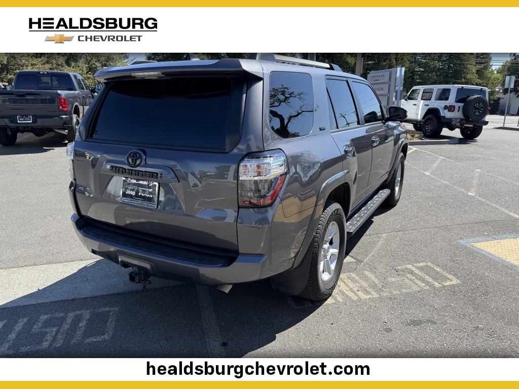 2022 Toyota 4Runner SR5 Premium photo 3