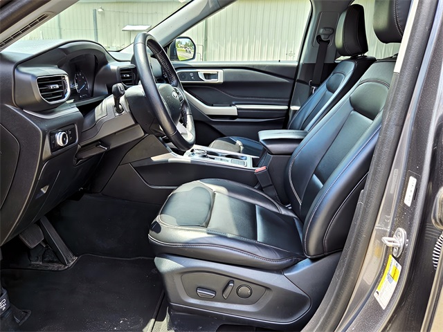2023 Ford Explorer XLT photo 12