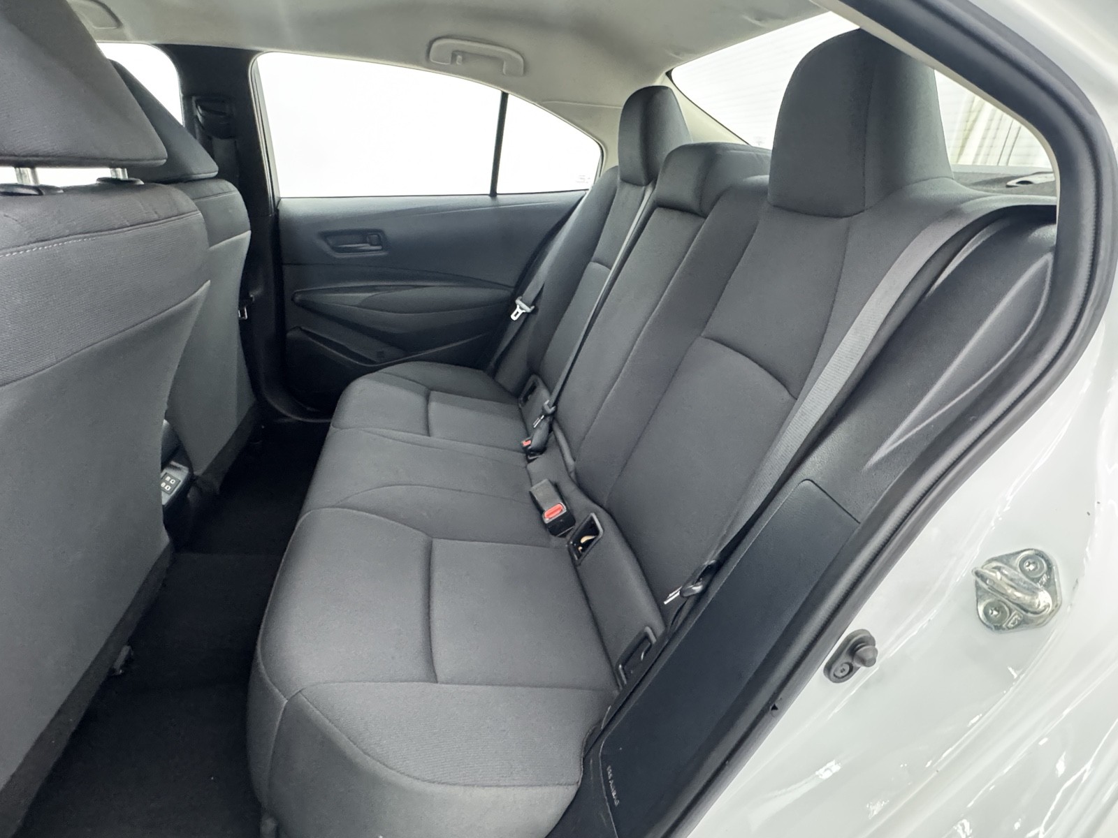 2023 Toyota Corolla LE photo 31