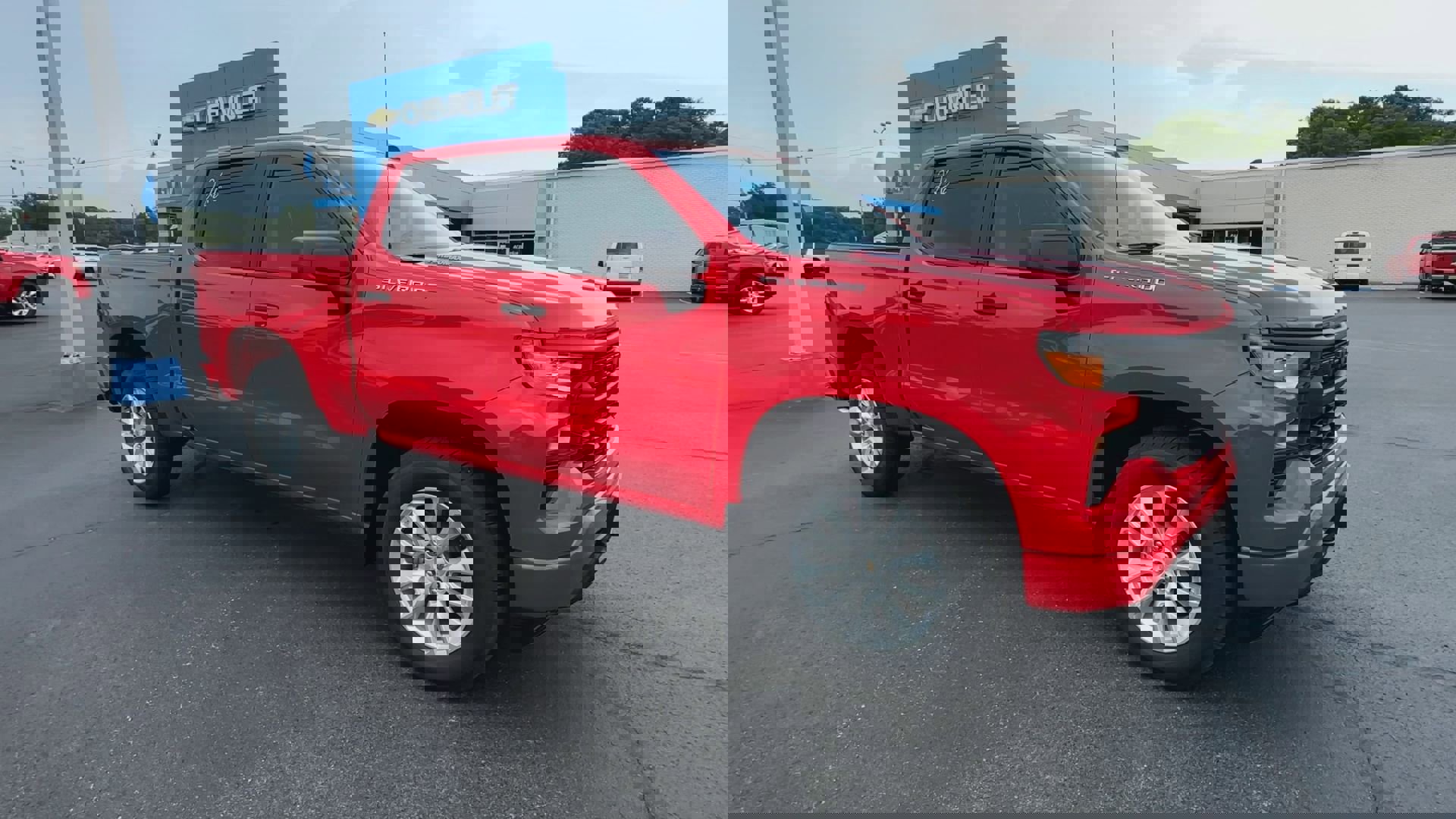 2025 Chevrolet Silverado 1500 Custom photo 2