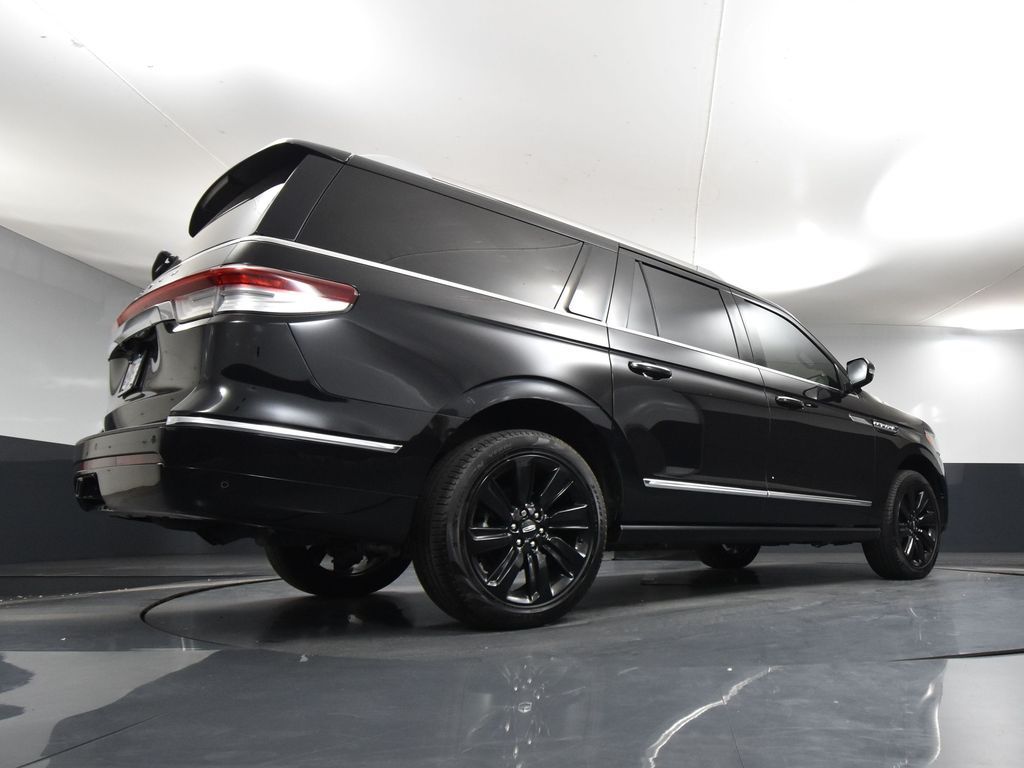 2024 Lincoln Navigator Reserve Luxury Monochromatic photo 48