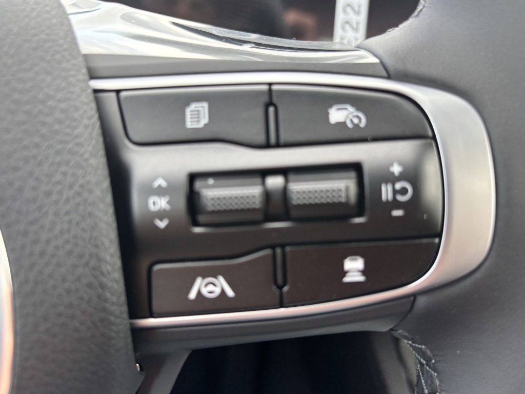 2026 Kia K5 GT-Line photo 11