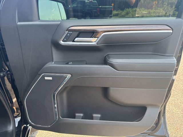2024 Chevrolet Silverado 1500 RST photo 15