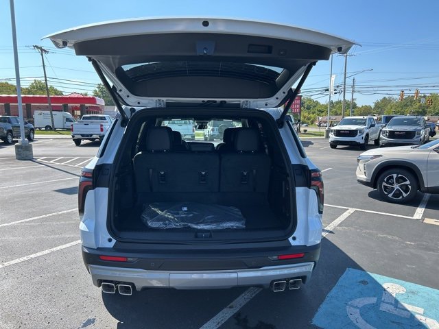 2026 Chevrolet Traverse photo 4