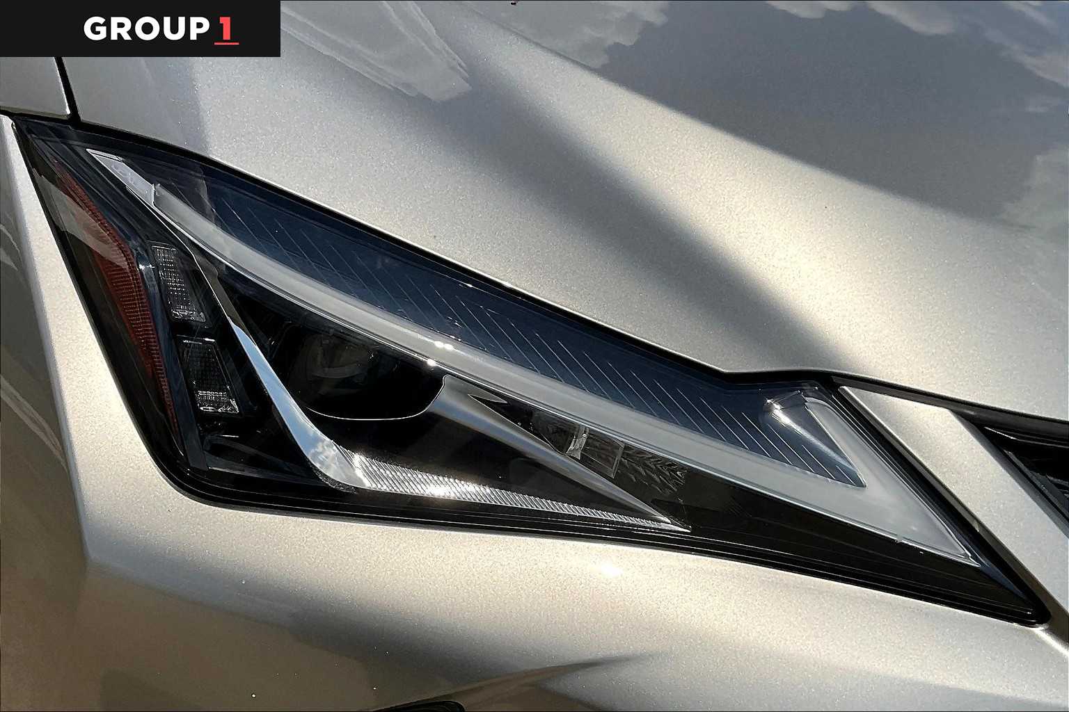 2022 Lexus UX 250h F SPORT photo 48