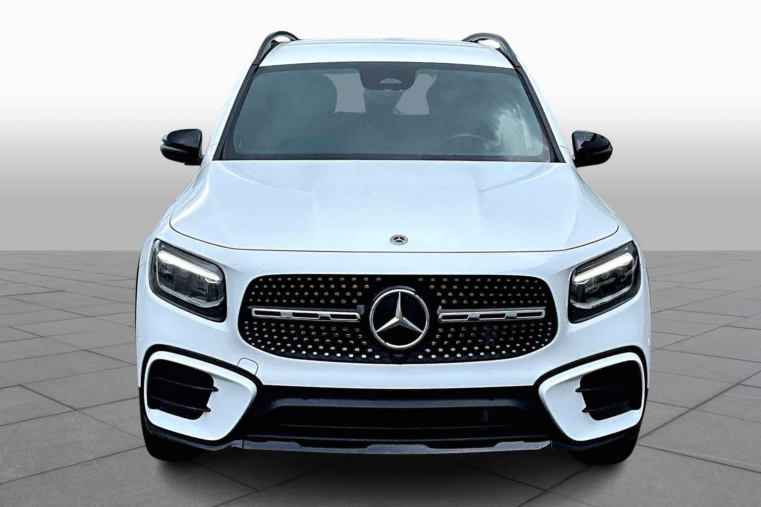 2025 Mercedes Benz GLB 250 photo 3