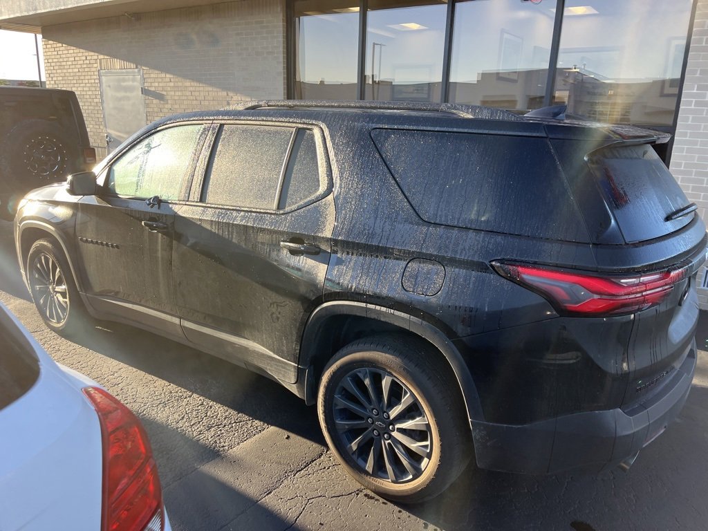 2023 Chevrolet Traverse RS photo 2