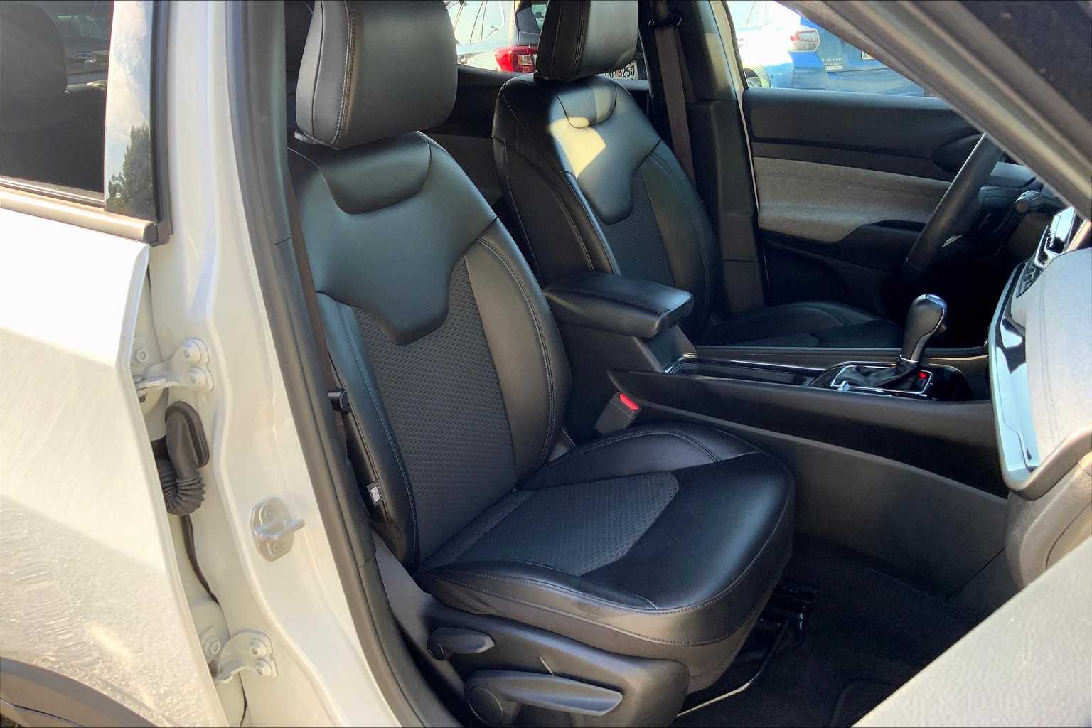2024 Jeep Compass Latitude photo 8
