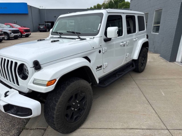 2020 Jeep Wrangler Unlimited Sahara High Altitude photo 3