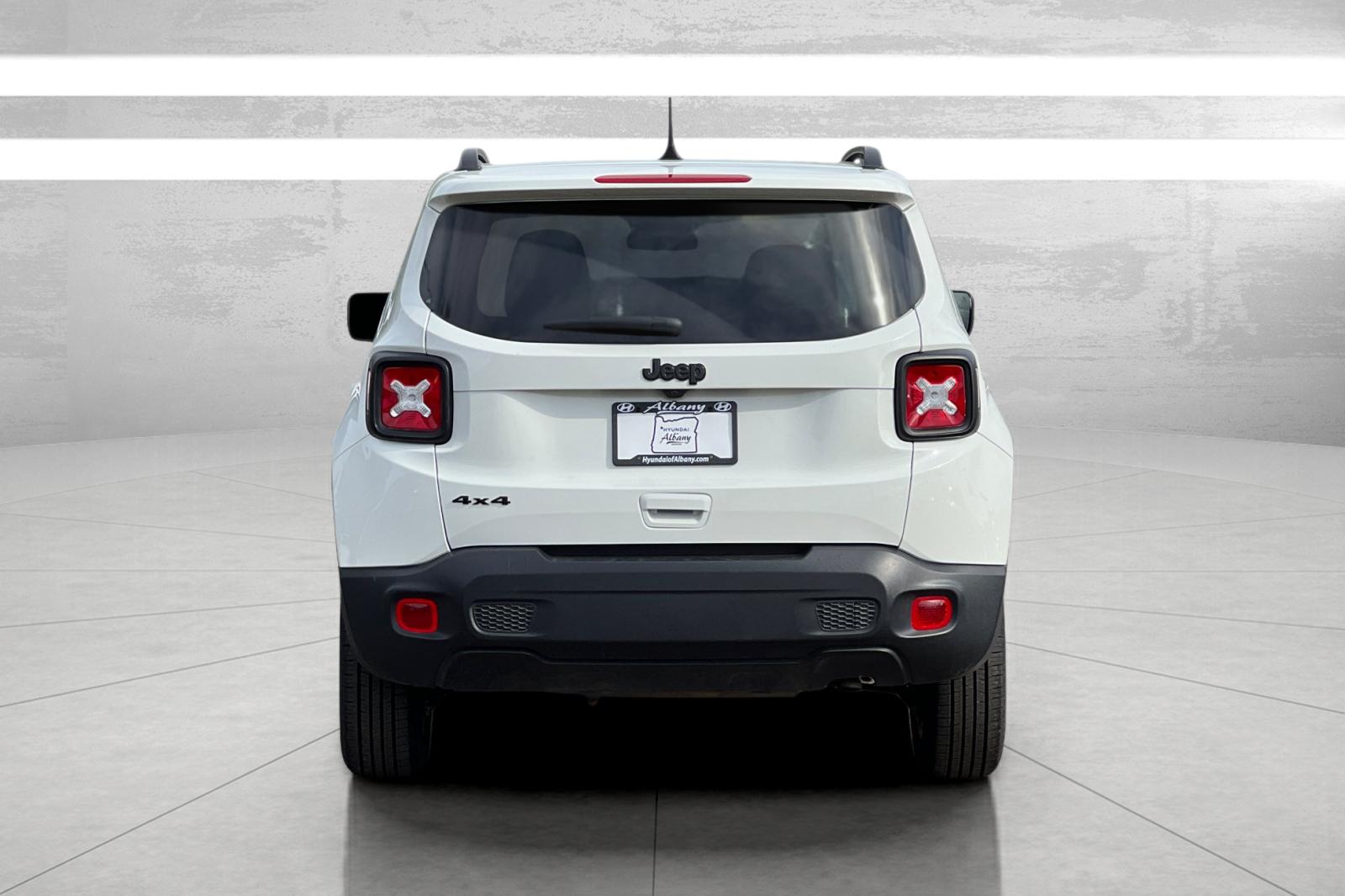 2023 Jeep Renegade Latitude Upland photo 3