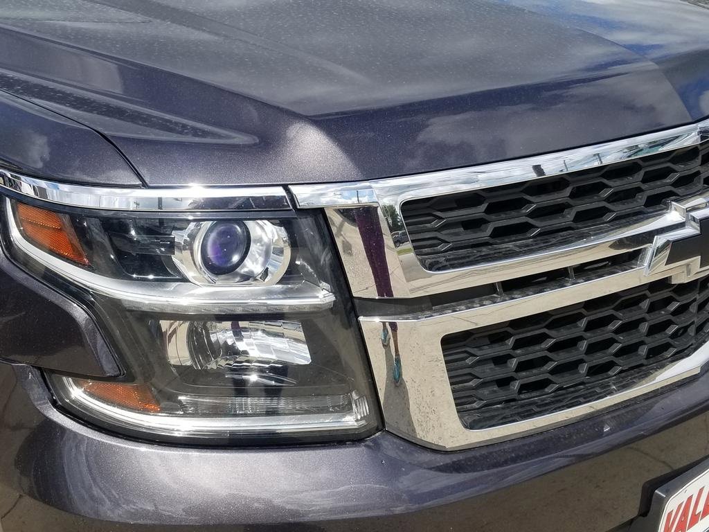 2017 Chevrolet Suburban LT photo 8
