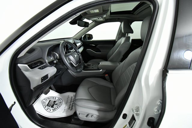 2022 Toyota Highlander XLE photo 4