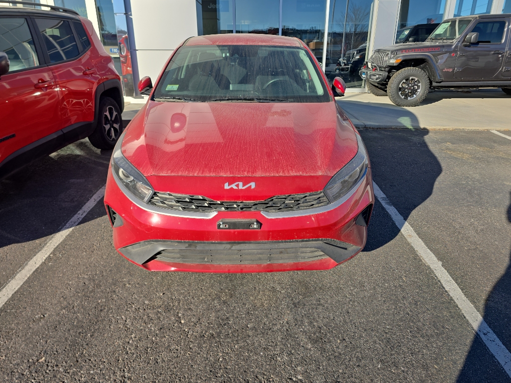 2024 Kia Forte LXS photo 2