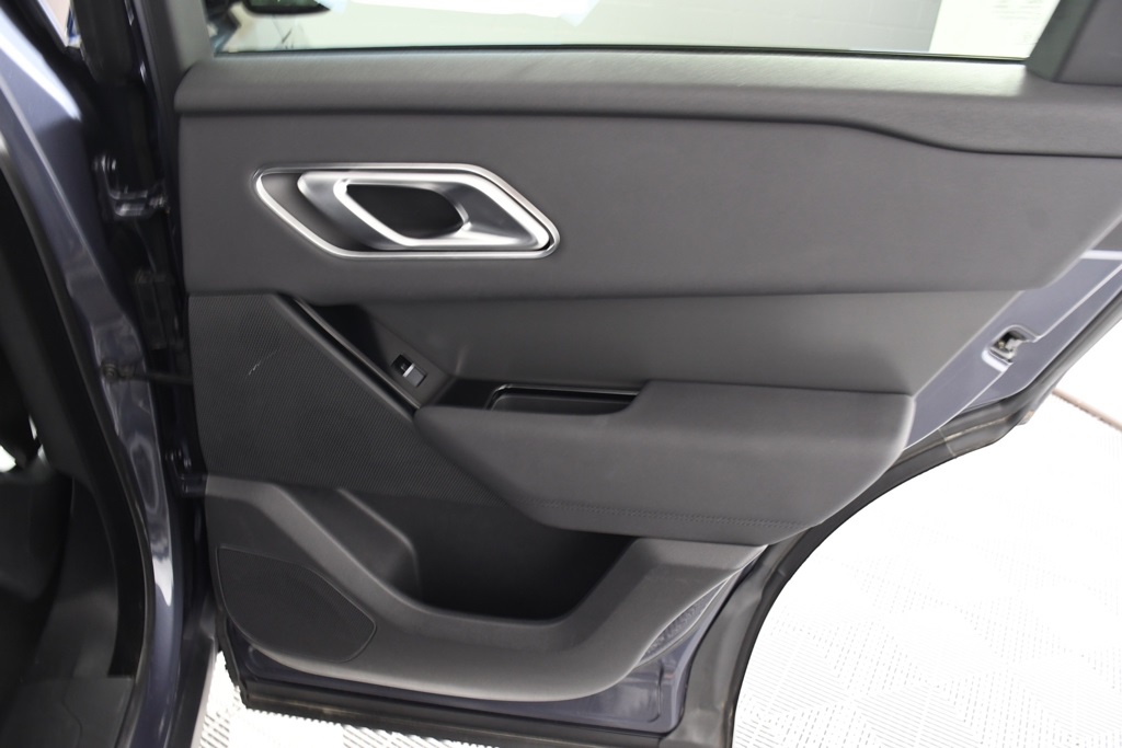 2025 Land Rover Range Rover Velar SE photo 19