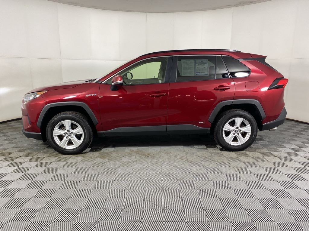 2020 Toyota RAV4 Hybrid LE photo 2