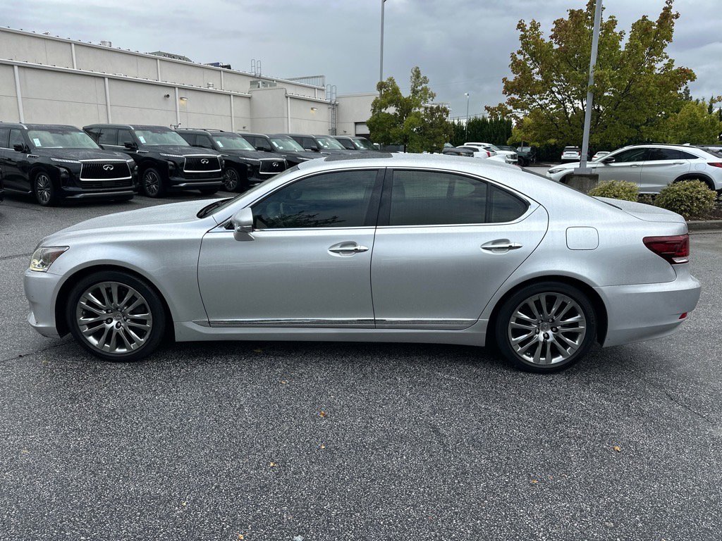 2017 Lexus LS 460 photo 6