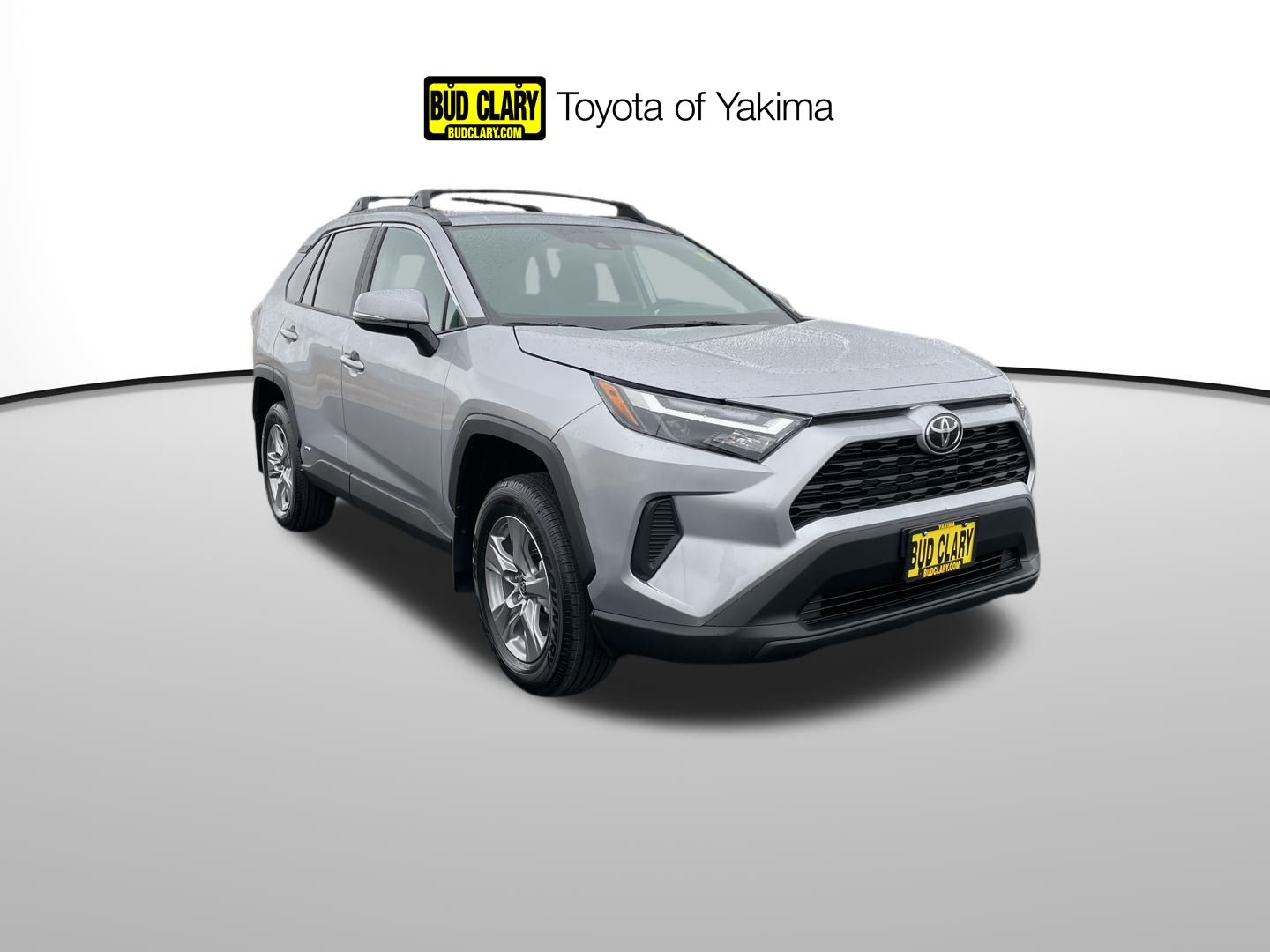 2025 Toyota RAV4 XLE's photo