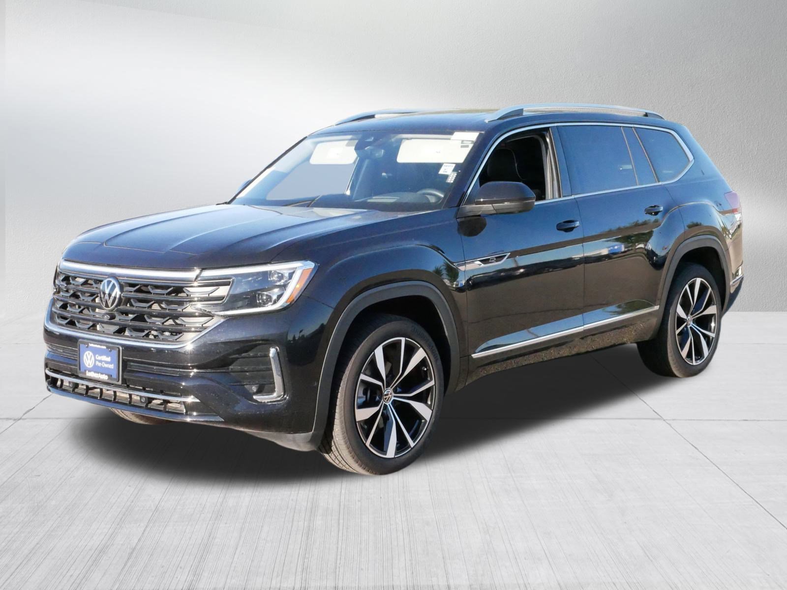 2024 Volkswagen Atlas SEL Premium R-Line photo 3