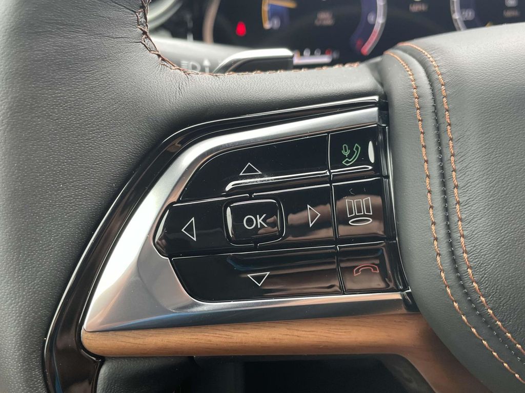 2025 Jeep Grand Cherokee Summit Reserve photo 10