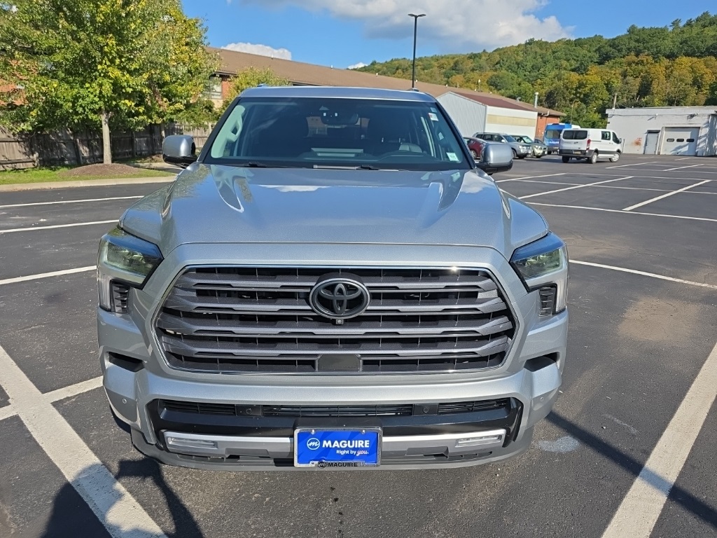 2023 Toyota Sequoia photo 5