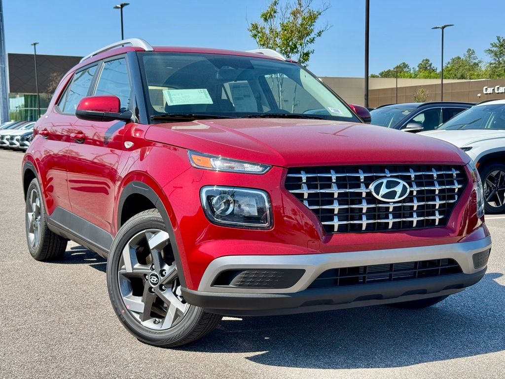 2025 Hyundai Venue SEL photo 2