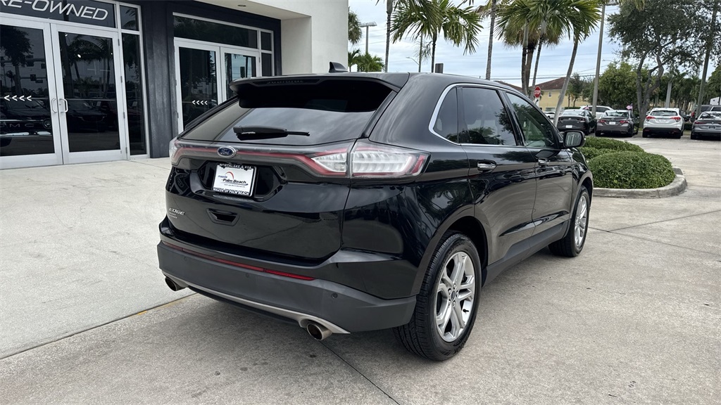 2017 Ford Edge Titanium photo 2