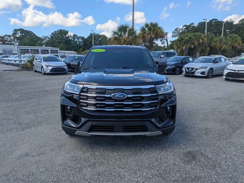 2025 Ford Explorer photo 6