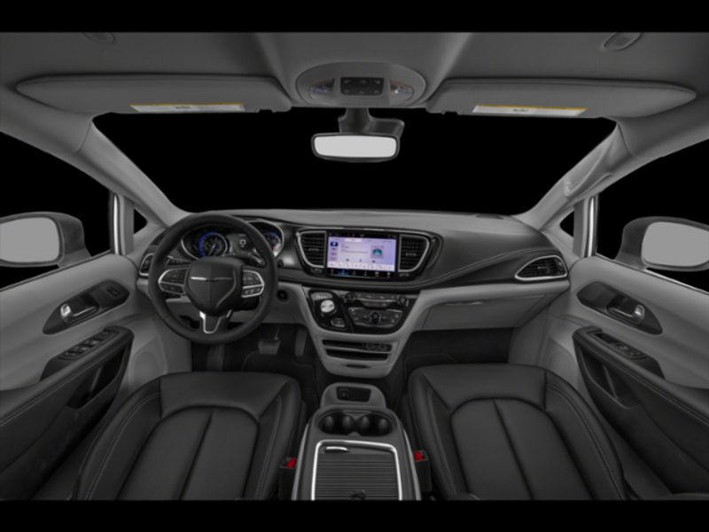 2024 Chrysler Pacifica Touring L photo 4