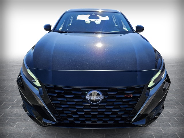 2025 Nissan Altima 2.5 SR photo 2