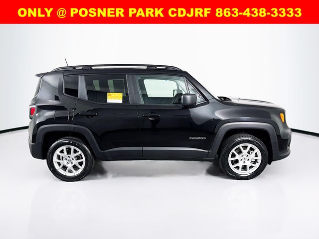 2022 Jeep Renegade Latitude photo 3