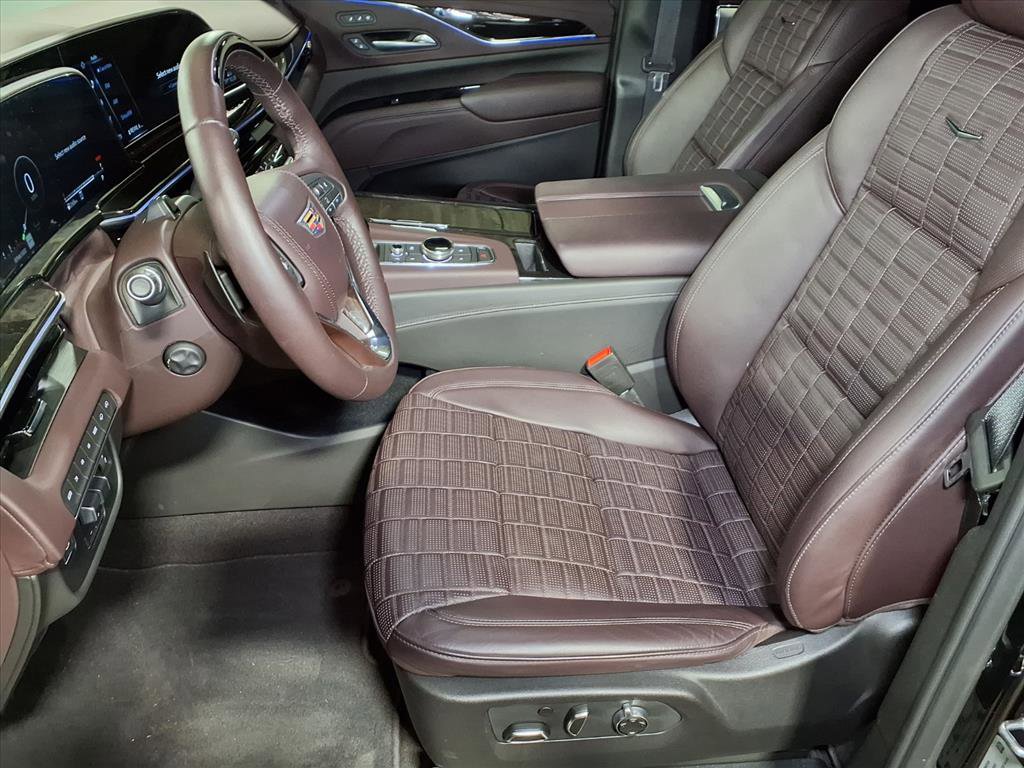 2024 Cadillac Escalade ESV Sport Platinum photo 4