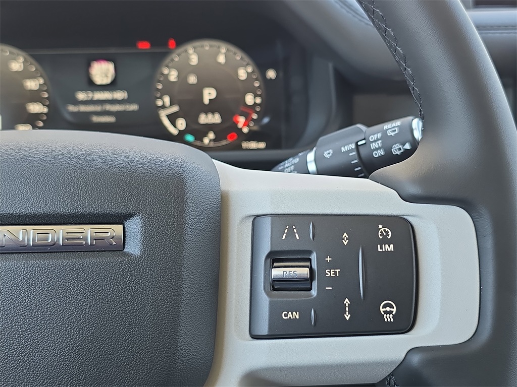 2025 Land Rover Defender 110 S photo 17