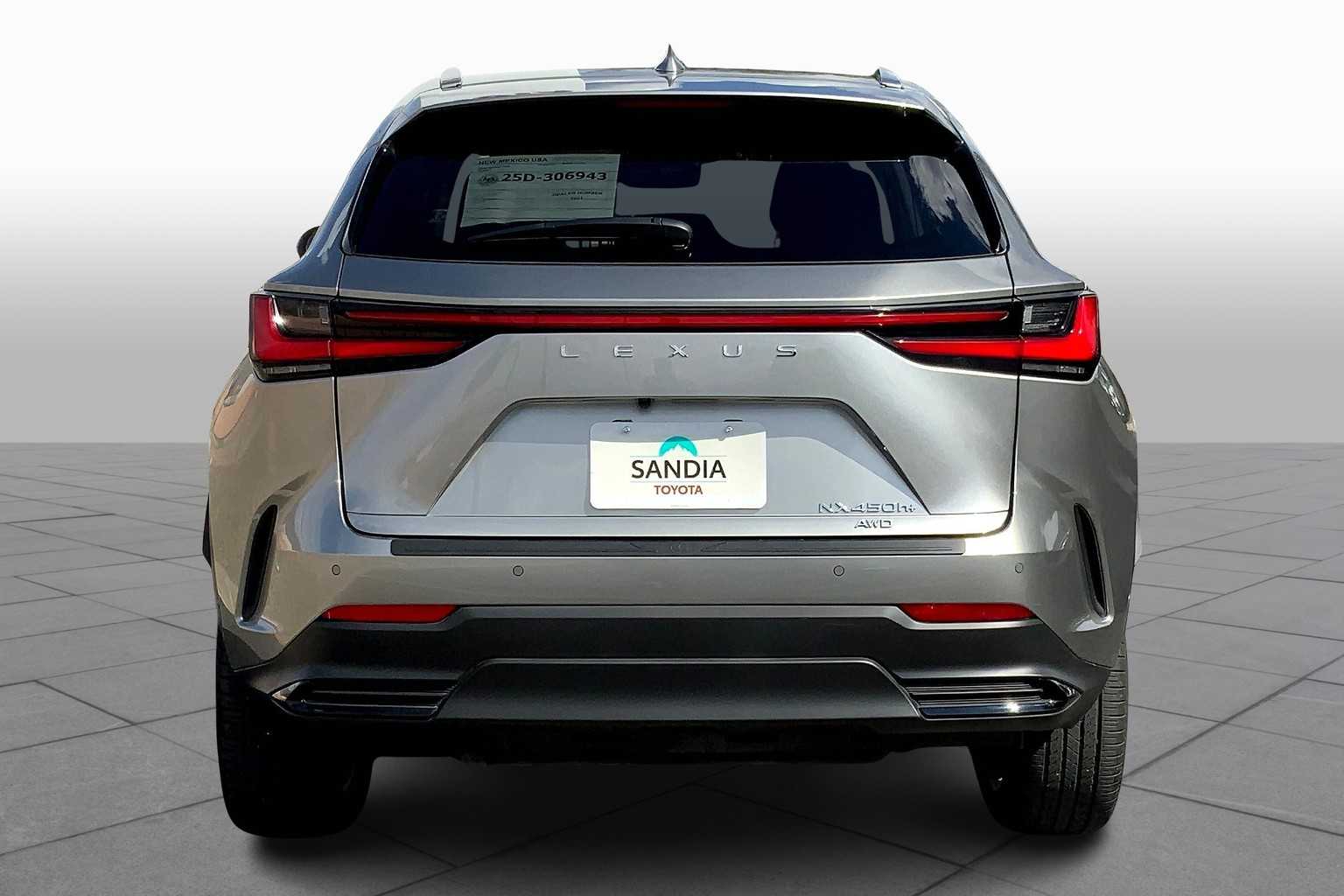 2023 Lexus NX Luxury photo 4