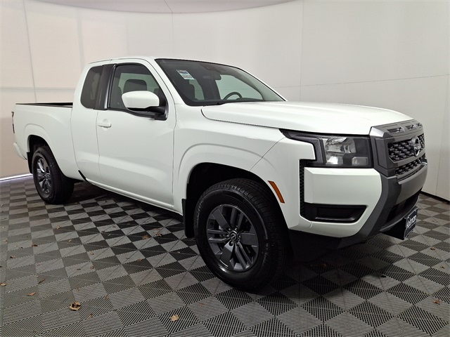 2025 Nissan Frontier SV photo 3