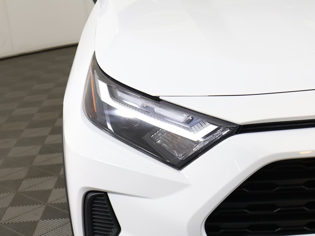 2024 Toyota RAV4 Hybrid LE photo 6