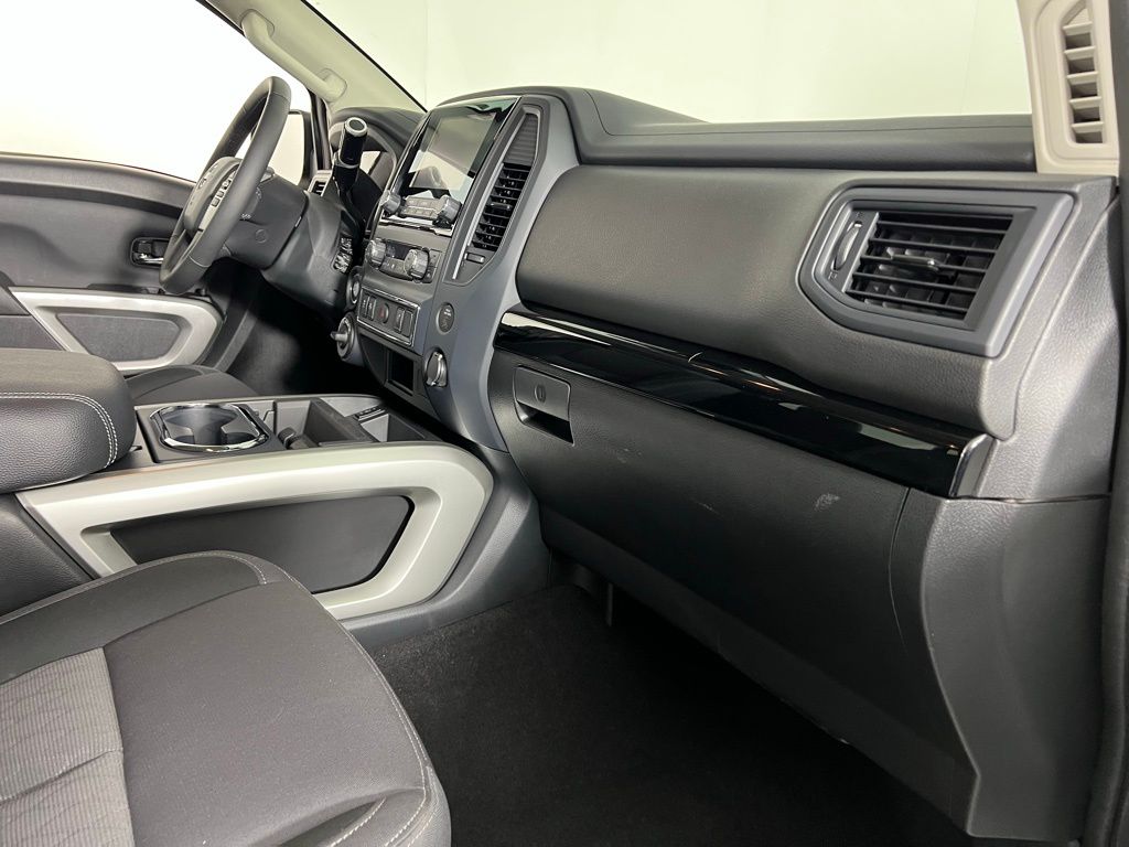 2024 Nissan Titan SV photo 27
