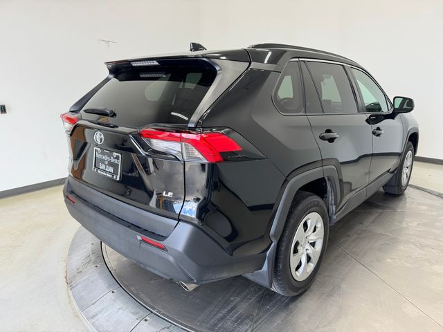 2021 Toyota RAV4 LE photo 31