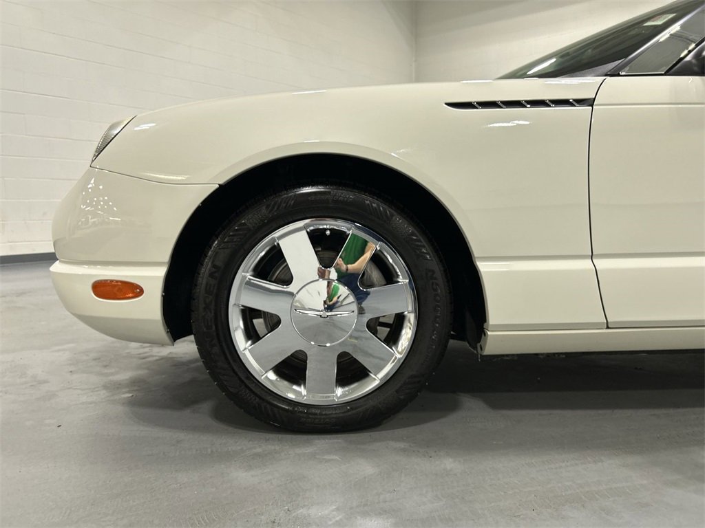 2002 Ford Thunderbird Base photo 18