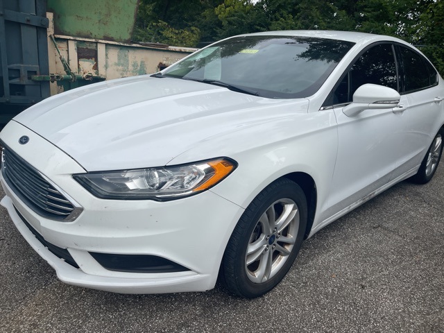 2018 Ford Fusion SE photo 3