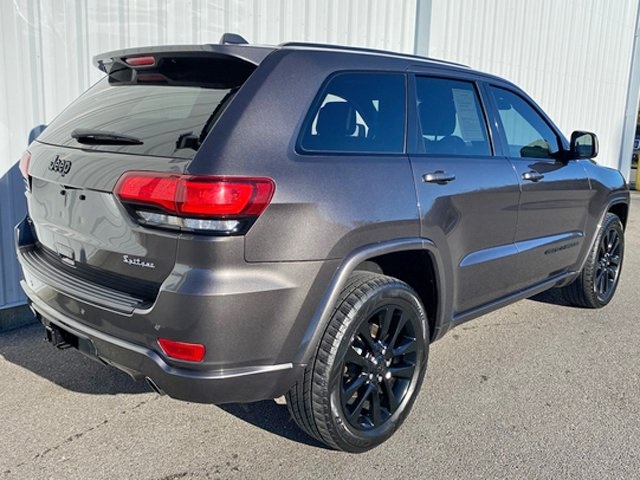 2019 Jeep Grand Cherokee Altitude photo 3