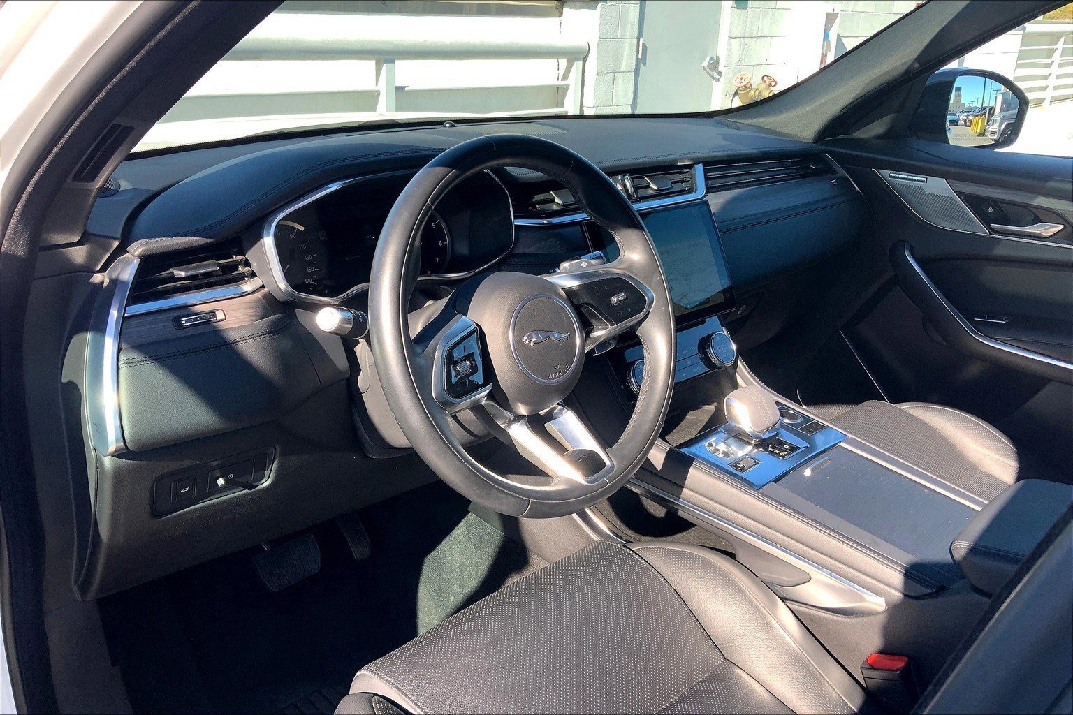 2022 Jaguar F-PACE P250 S photo 17